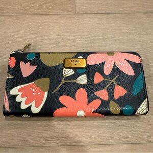 Fossil Zip Around Organizer Clutch Wallet Floral Multicolor Leather Exterior